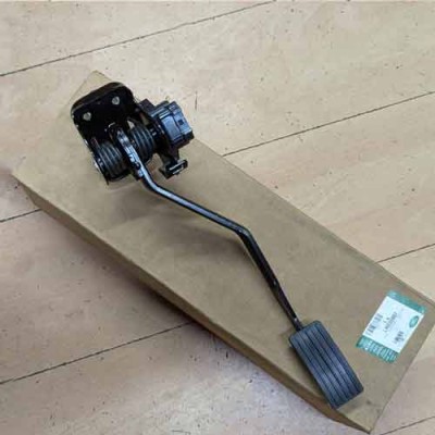 Accelerator Pedal Throttle Potentiometer Automatic transmission Genuine - Discovery 2 VIN 1A297136 onwards CLEARANCE LR030567